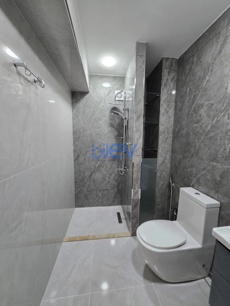 Aylıq Kirayə 4 otaqlı Köhnə Tikili bina evi  110m², Bakı