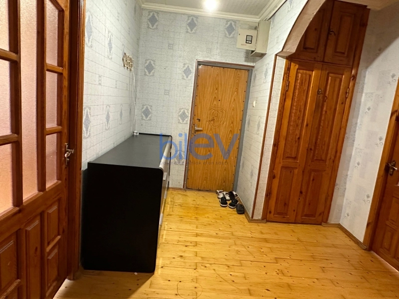 Aylıq Kirayə 3 otaqlı Köhnə Tikili bina evi  70m², Bakı