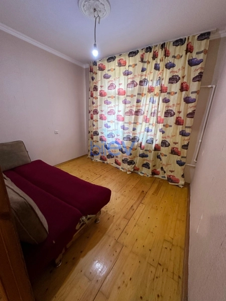 Aylıq Kirayə 3 otaqlı Köhnə Tikili bina evi  70m², Bakı