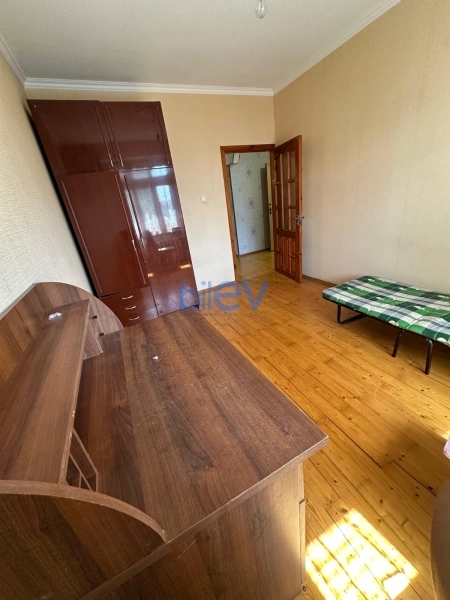 Aylıq Kirayə 3 otaqlı Köhnə Tikili bina evi  70m², Bakı