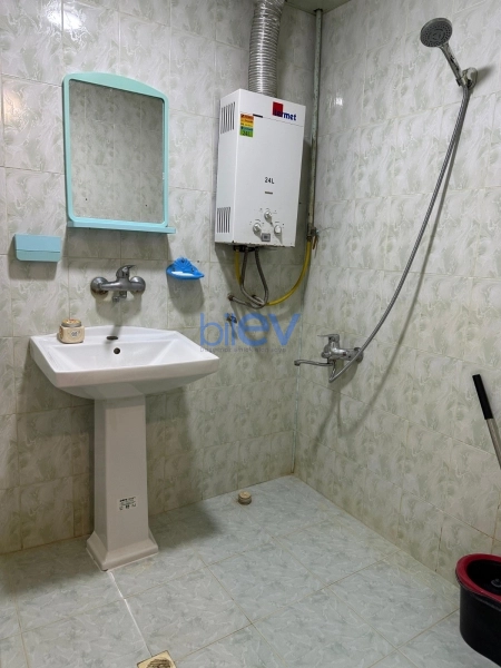 Aylıq Kirayə 3 otaqlı Köhnə Tikili bina evi  70m², Bakı