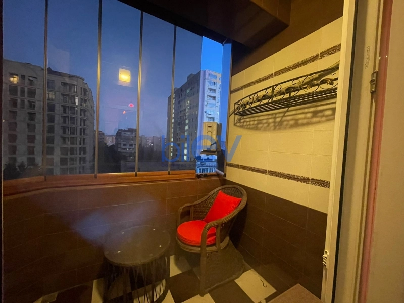 Aylıq Kirayə 2 otaqlı Yeni Tikili bina evi  90m², Bakı