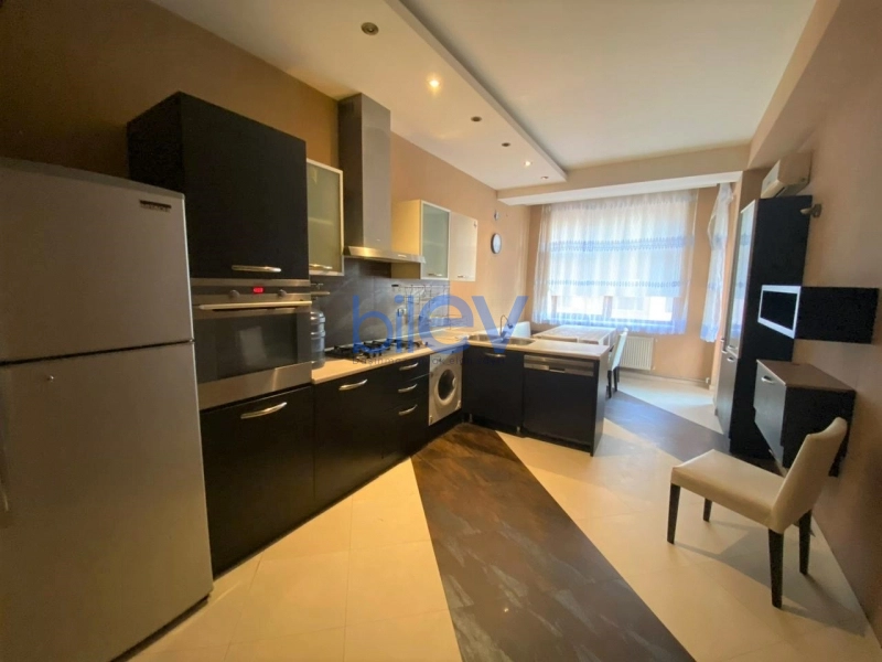 Aylıq Kirayə 4 otaqlı Yeni Tikili  220m², Bakı