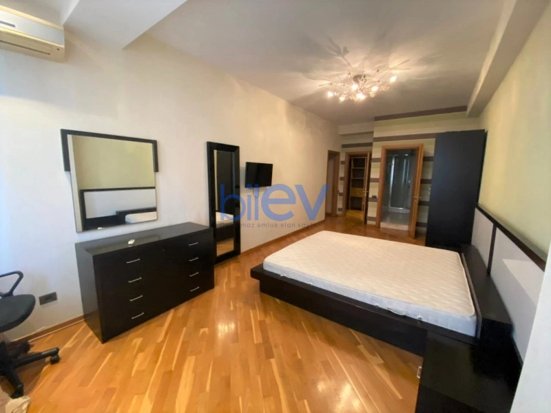 Aylıq Kirayə 4 otaqlı Yeni Tikili  220m², Bakı