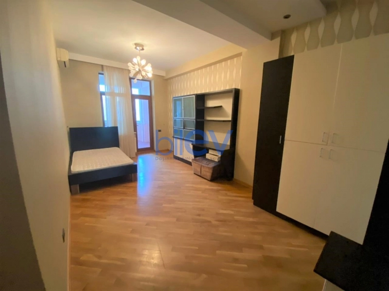Aylıq Kirayə 4 otaqlı Yeni Tikili  220m², Bakı