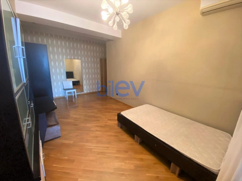 Aylıq Kirayə 4 otaqlı Yeni Tikili  220m², Bakı