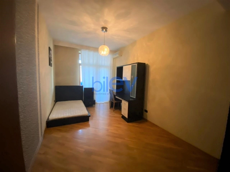 Aylıq Kirayə 4 otaqlı Yeni Tikili  220m², Bakı