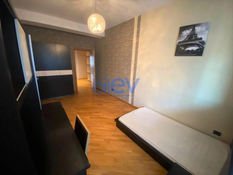 Aylıq Kirayə 4 otaqlı Yeni Tikili  220m², Bakı