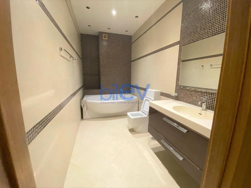 Aylıq Kirayə 4 otaqlı Yeni Tikili  220m², Bakı