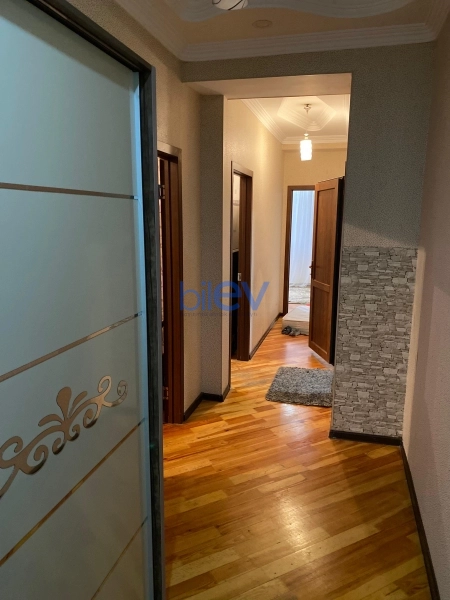 Aylıq Kirayə 2 otaqlı Yeni Tikili bina evi  90m², Bakı