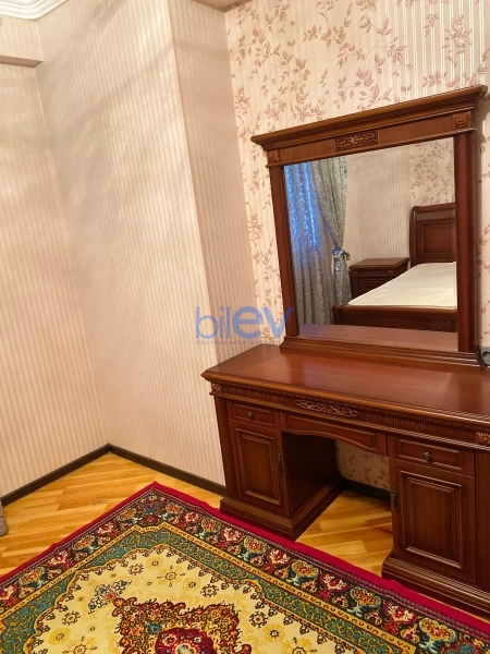 Aylıq Kirayə 2 otaqlı Yeni Tikili bina evi  90m², Bakı