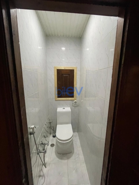 Aylıq Kirayə 4 otaqlı Köhnə Tikili bina evi  90m², Bakı
