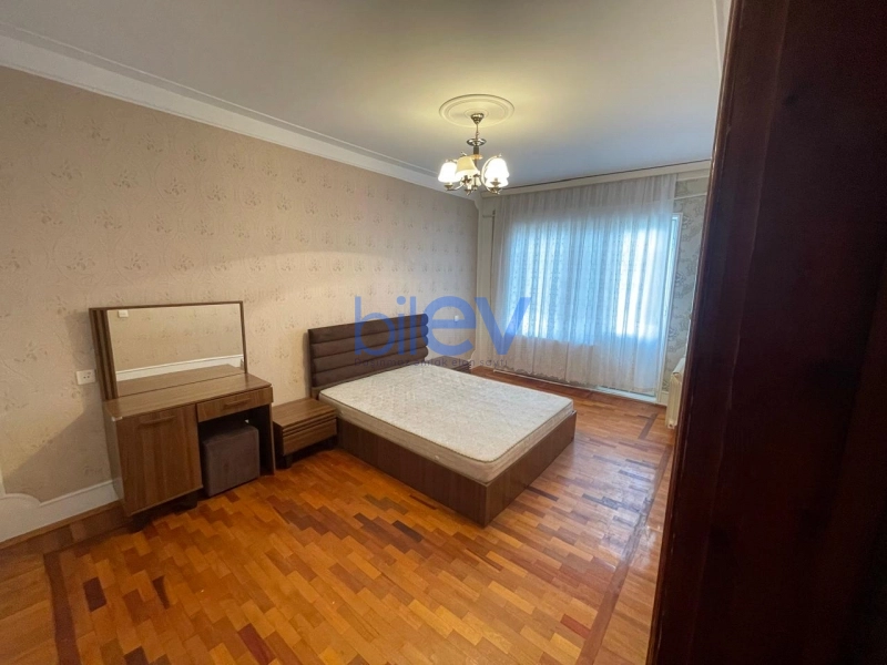 Aylıq Kirayə 4 otaqlı Köhnə Tikili bina evi  90m², Bakı