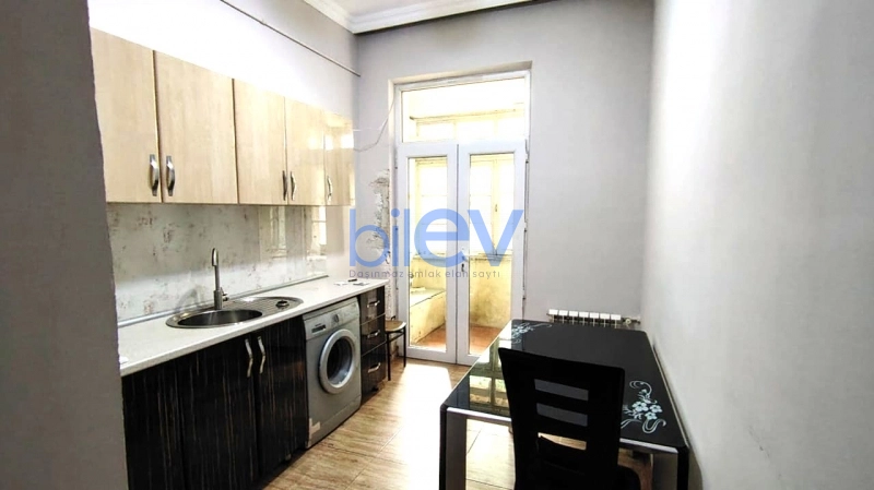 Aylıq Kirayə 2 otaqlı Köhnə Tikili bina evi  65m², Bakı