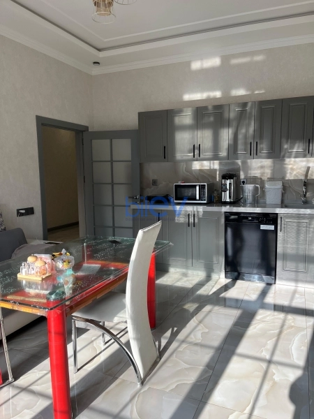 Satış 6 otaqlı Villa  240m², Bakı