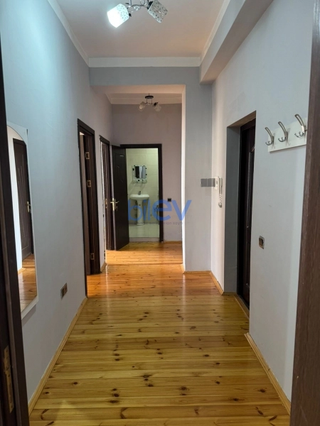 Aylıq Kirayə 2 otaqlı Yeni Tikili bina evi  85m², Bakı