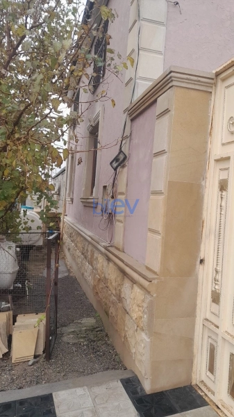 Satış 4 otaqlı Həyət evi  180m², Bakı