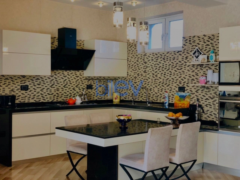 Satış 7 otaqlı Həyət evi  340m², Bakı