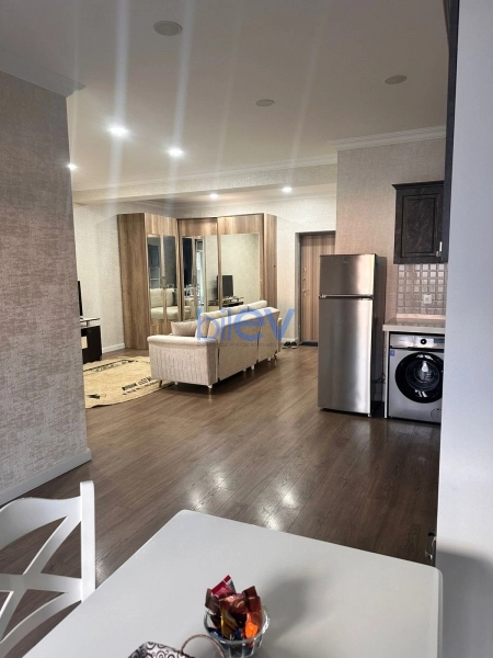 Aylıq Kirayə 2 otaqlı Köhnə Tikili bina evi  70m², Bakı