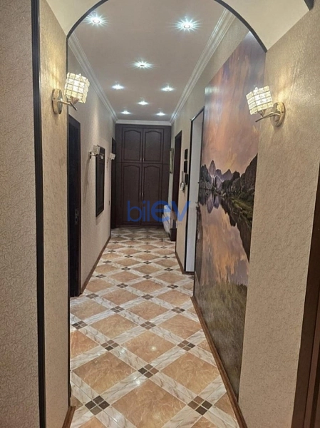 Aylıq Kirayə 3 otaqlı Köhnə Tikili bina evi  110m², Bakı