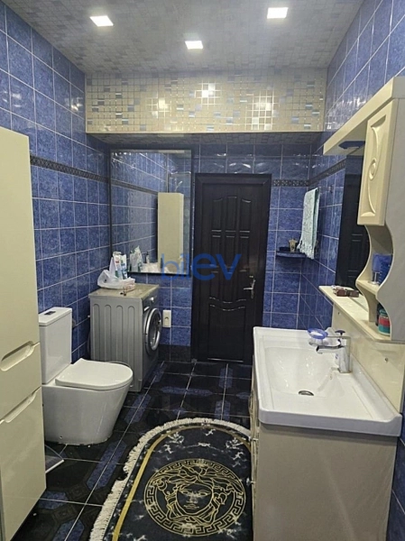 Aylıq Kirayə 3 otaqlı Köhnə Tikili bina evi  110m², Bakı