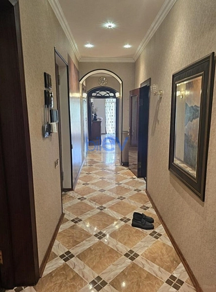 Aylıq Kirayə 3 otaqlı Köhnə Tikili bina evi  110m², Bakı