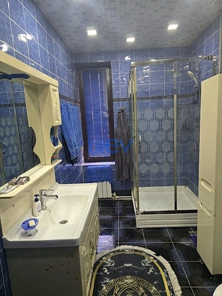 Aylıq Kirayə 3 otaqlı Köhnə Tikili bina evi  110m², Bakı