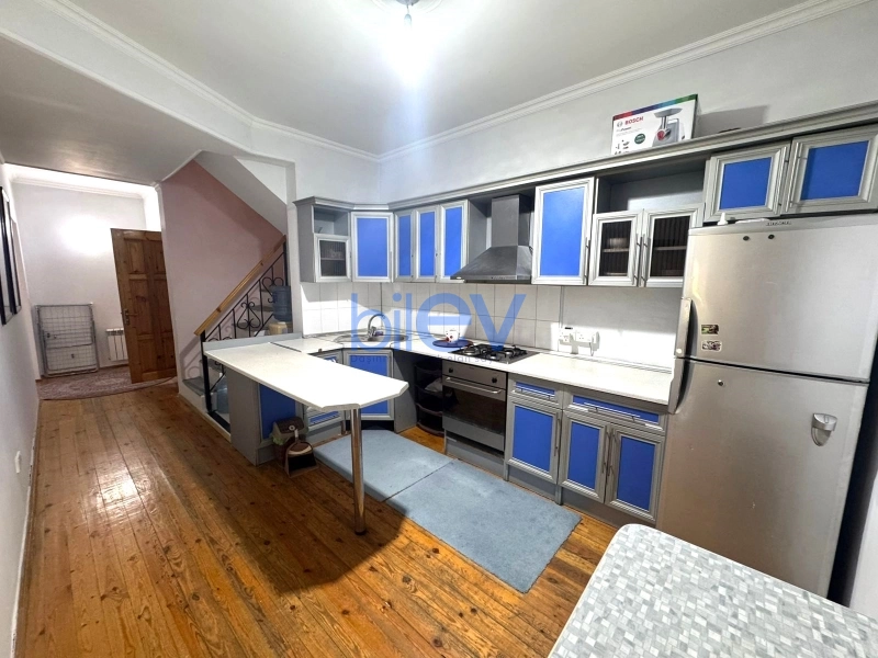 Aylıq Kirayə 4 otaqlı Həyət evi  150m², Bakı