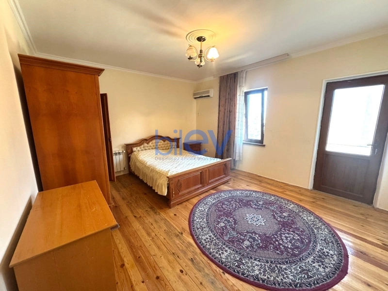 Aylıq Kirayə 4 otaqlı Həyət evi  150m², Bakı