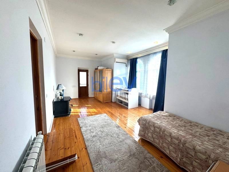 Aylıq Kirayə 4 otaqlı Həyət evi  150m², Bakı