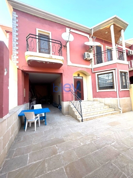 Aylıq Kirayə 4 otaqlı Həyət evi  150m², Bakı
