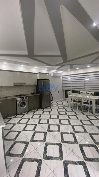 Aylıq Kirayə 3 otaqlı Bağ evi  180m², Bakı