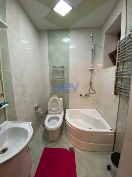 Aylıq Kirayə 5 otaqlı Həyət evi  350m², Bakı
