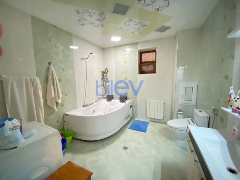 Aylıq Kirayə 5 otaqlı Həyət evi  350m², Bakı