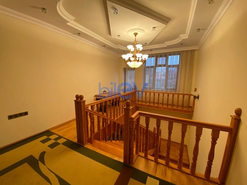 Aylıq Kirayə 5 otaqlı Həyət evi  350m², Bakı