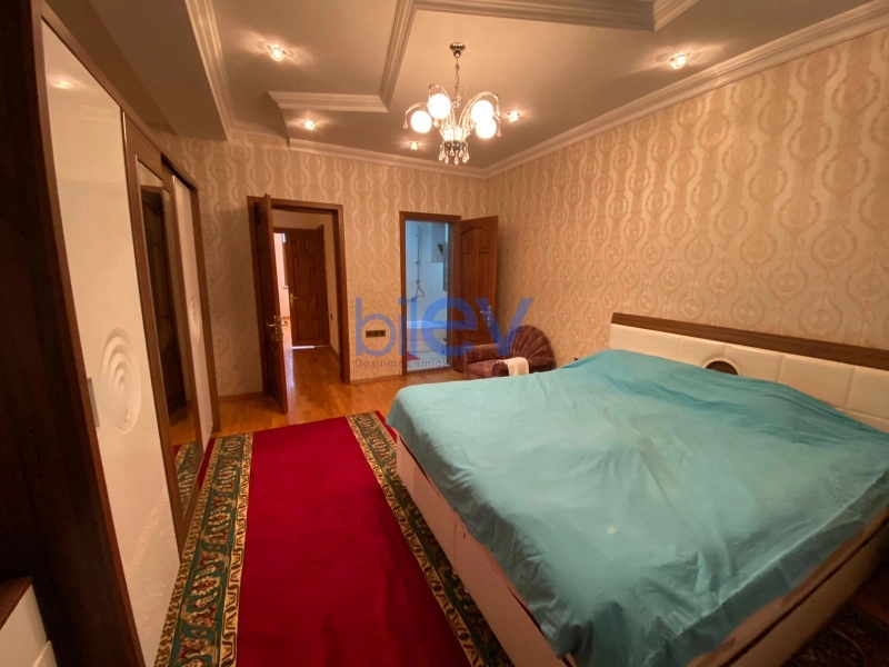 Aylıq Kirayə 5 otaqlı Həyət evi  350m², Bakı