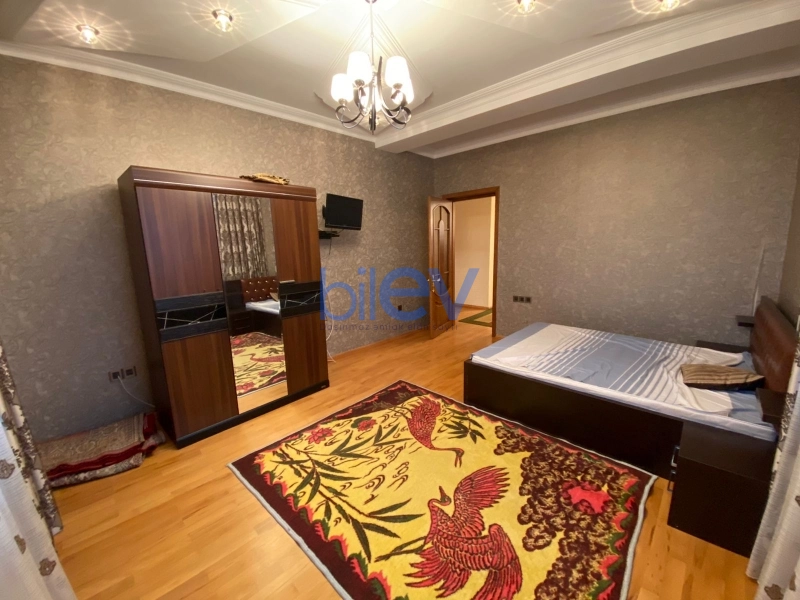 Aylıq Kirayə 5 otaqlı Həyət evi  350m², Bakı