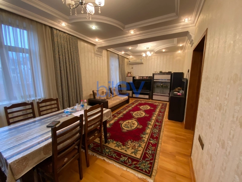 Aylıq Kirayə 5 otaqlı Həyət evi  350m², Bakı
