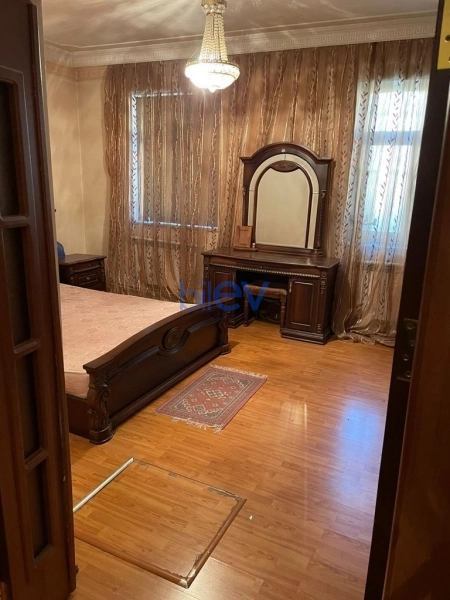 Aylıq Kirayə 3 otaqlı Köhnə Tikili bina evi  100m², Bakı