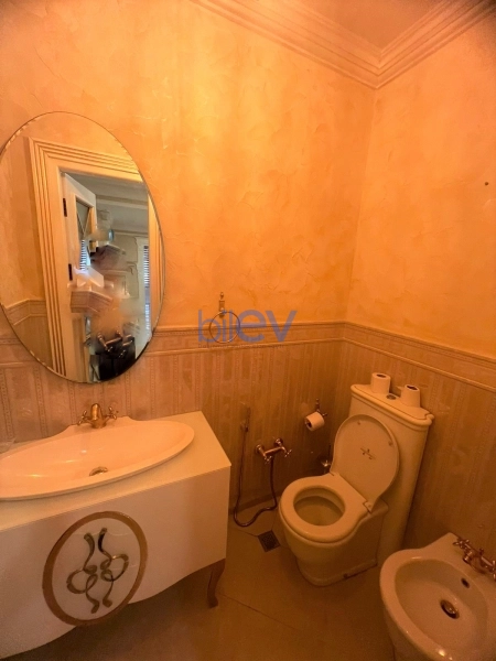 Aylıq Kirayə 4 otaqlı Yeni Tikili bina evi  230m², Bakı