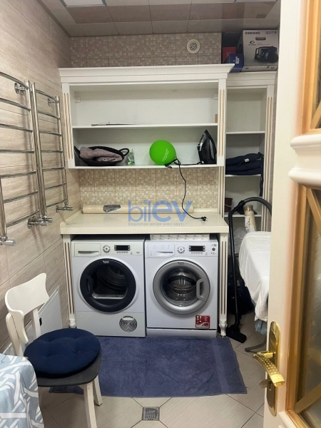 Aylıq Kirayə 4 otaqlı Yeni Tikili bina evi  230m², Bakı