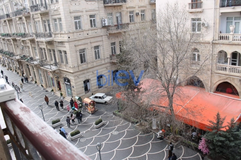 Aylıq Kirayə 2 otaqlı Köhnə Tikili bina evi  50m², Bakı