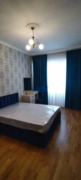 Aylıq Kirayə 3 otaqlı Köhnə Tikili bina evi  115m², Bakı