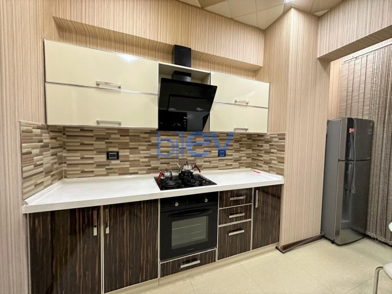 Aylıq Kirayə 3 otaqlı Yeni Tikili bina evi  110m², Bakı