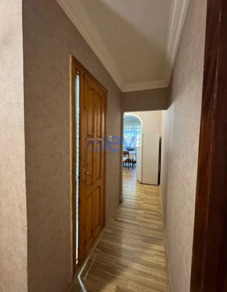 Aylıq Kirayə 3 otaqlı Köhnə Tikili bina evi  60m², Bakı