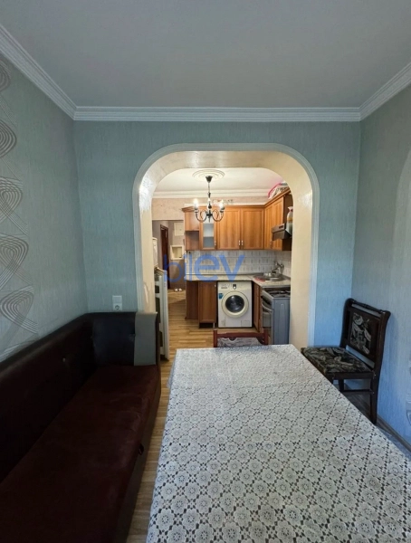 Aylıq Kirayə 3 otaqlı Köhnə Tikili bina evi  60m², Bakı