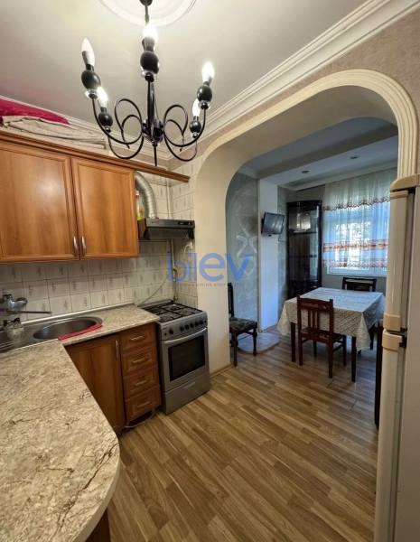 Aylıq Kirayə 3 otaqlı Köhnə Tikili bina evi  60m², Bakı