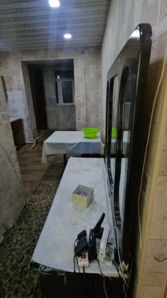Aylıq Kirayə 3 otaqlı Köhnə Tikili bina evi  65m², Bakı