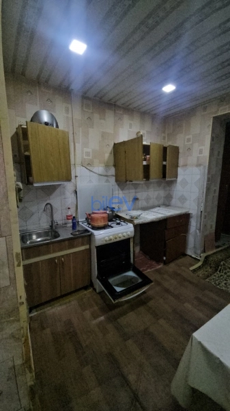 Aylıq Kirayə 3 otaqlı Köhnə Tikili bina evi  65m², Bakı