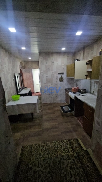 Aylıq Kirayə 3 otaqlı Köhnə Tikili bina evi  65m², Bakı